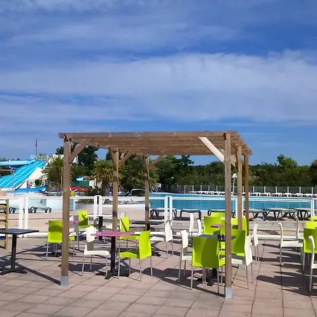 Soleil Detente Dans Les Landes Holiday park 4*