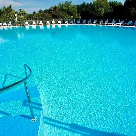 Soleil Detente Dans Les Landes Holiday park 4*
