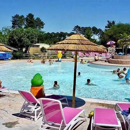 Soleil Detente Dans Les Landes Holiday park 4*